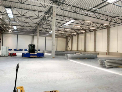 Levering og montering av Groglass pallehyller 17